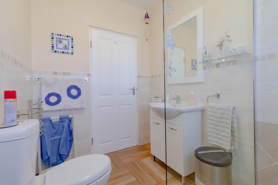 3 Bedroom Property for Sale in Sandbaai Western Cape
